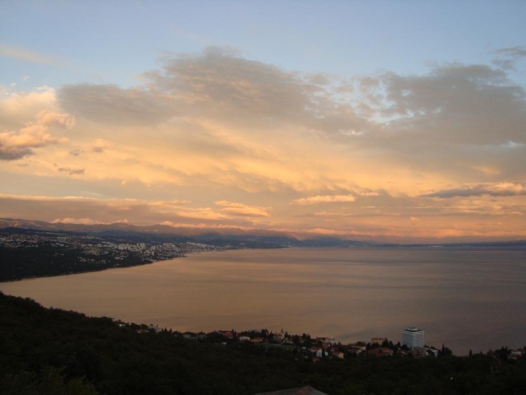 Apartment Panorama Opatija マトゥリ 部屋 写真
