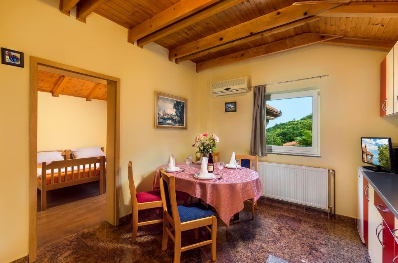 Apartment Panorama Opatija マトゥリ エクステリア 写真