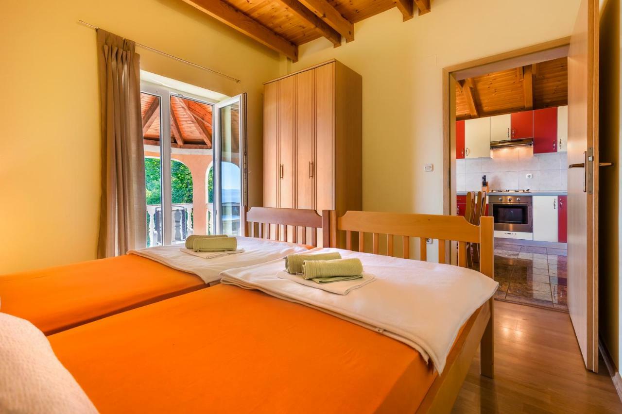 Apartment Panorama Opatija マトゥリ エクステリア 写真
